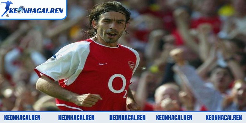 Đội Hình Huyền Thoại Arsenal Qua Các Thời Kỳ Đỉnh Cao - doi hinh huyen thoai arsenal robert pires tai hoa Robert Pires tài hoa với kỹ thuật cá nhân vô cùng điêu luyện