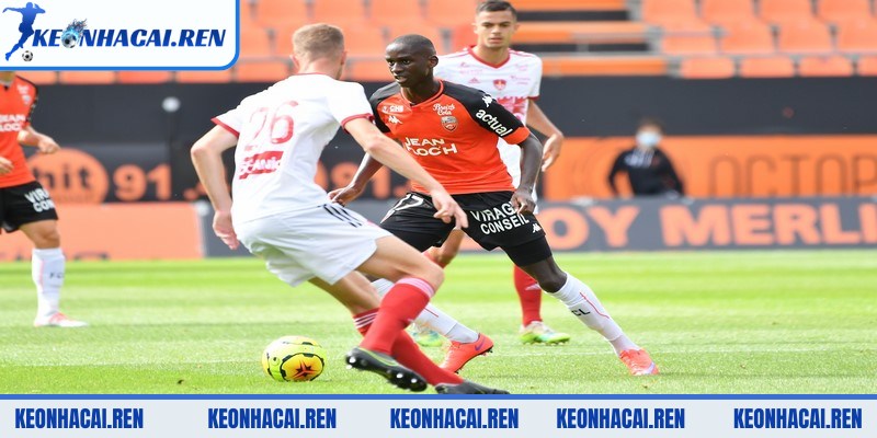 Soi Kèo Lorient Vs Brest - Đưa Ra Nhận Định Chi Tiết - soi keo lorient vs brest chu dong tan cong Lorient chủ động tấn công mạnh mẽ trong hiệp đấu đầu tiên